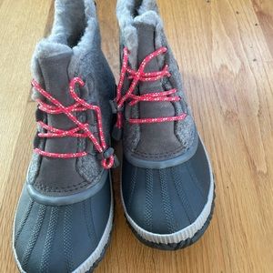 Youth Out N About Plus boots